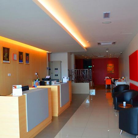 Hotel Jeti Tg Gemok Padang Endau Екстериор снимка
