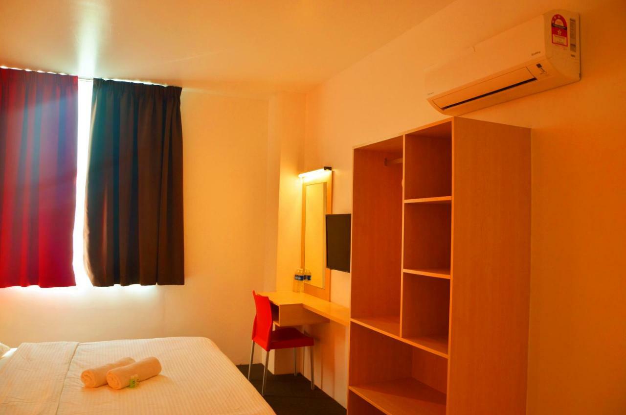 Hotel Jeti Tg Gemok Padang Endau Екстериор снимка